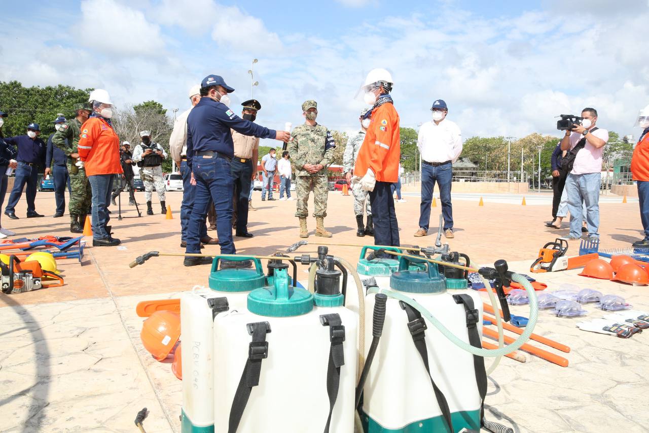 Gobierno de Yucatán refuerza combate de incendios en territorio estatal