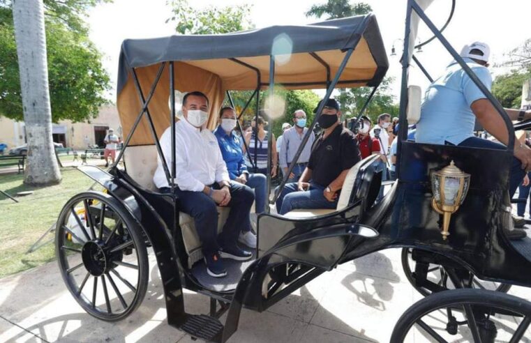 Renán Barrera presenta su propuesta de calesa eléctrica para Mérida
