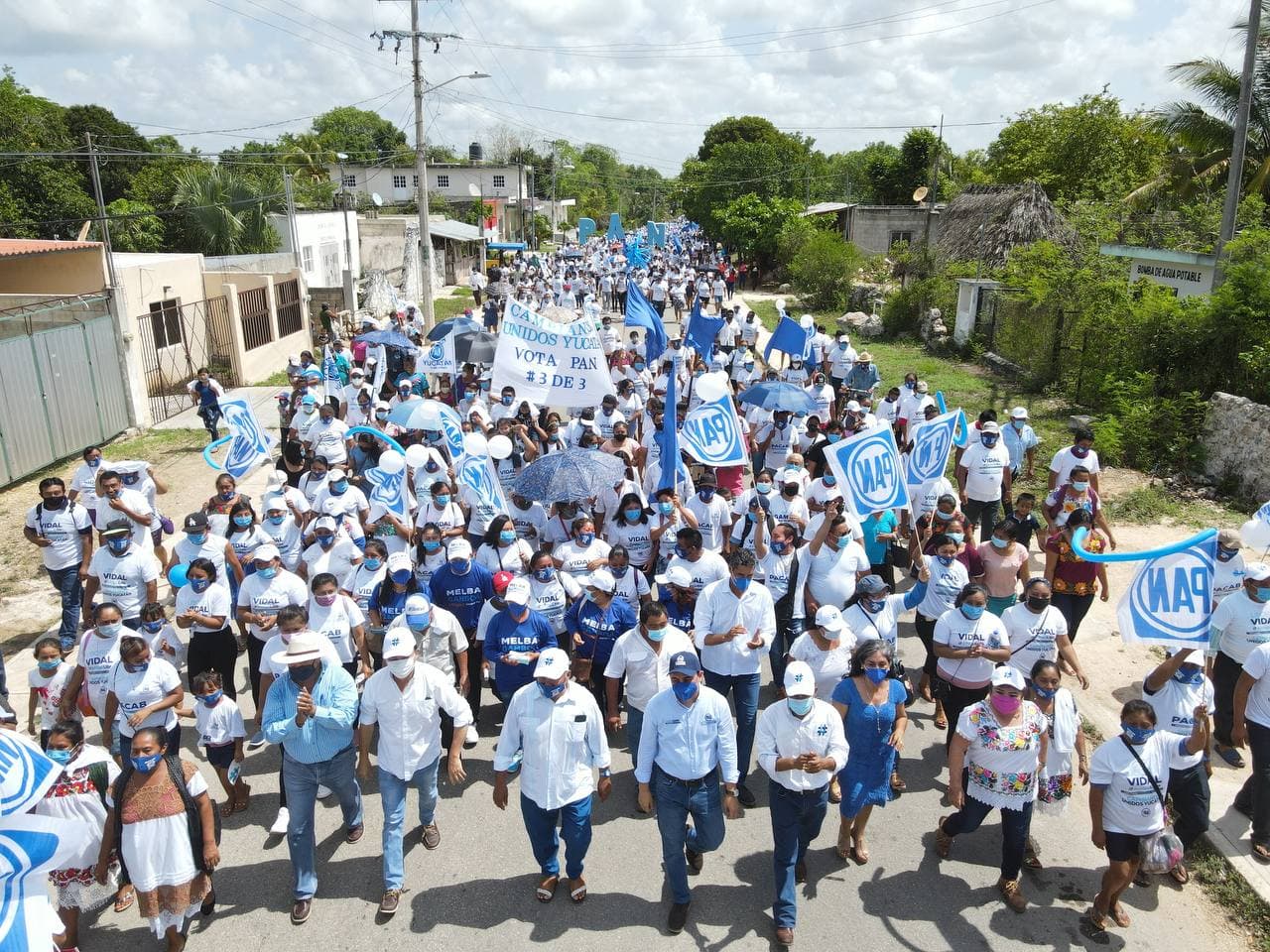 Yaxcabá se pinta de azul