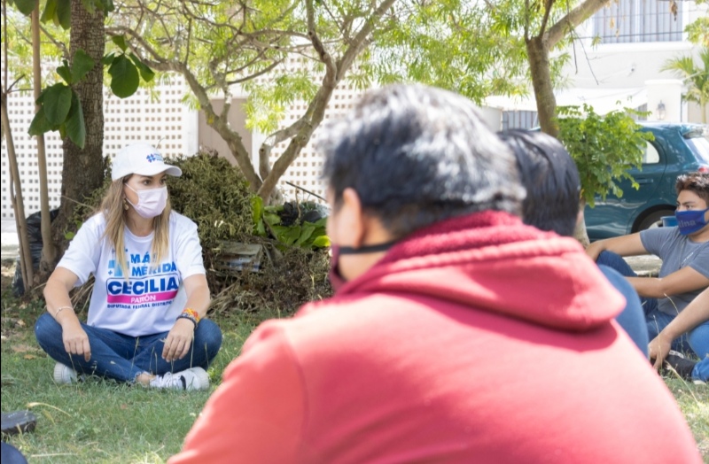 Ven Cecilia Patrón y jóvenes bondades de educación en línea