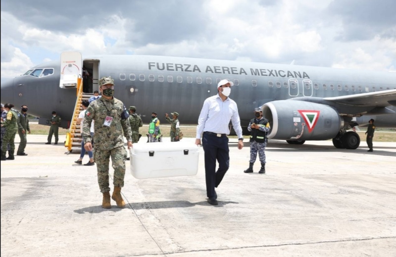 Llegan vacunas para  maestros y personal educativo de Yucatán