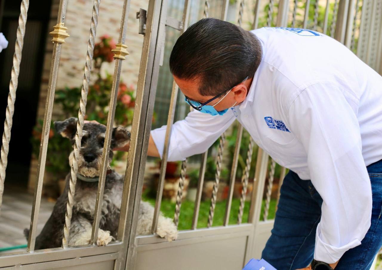 Victor Hugo firma Compromiso Integral por el Bienestar Animal