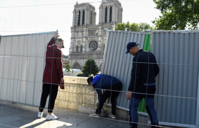 Cierran la plaza de Notre Dame en París por altos niveles de plomo