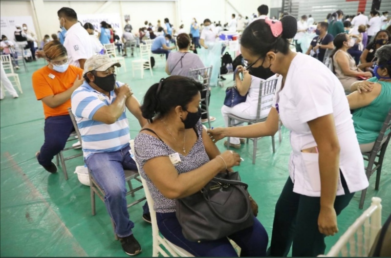 Se reanuda hoy lunes la vacunación contra el coronavirus en Mérida