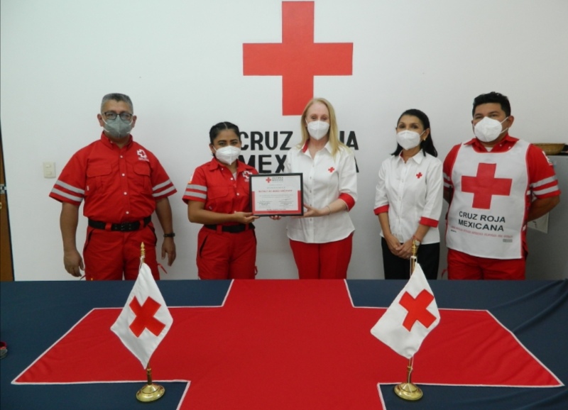 Reconocen labor de paramédicos de la Cruz Roja