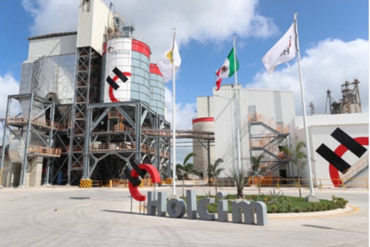 Inaugura  Mauricio Vila en Umán la nueva planta de molienda de Holcim México