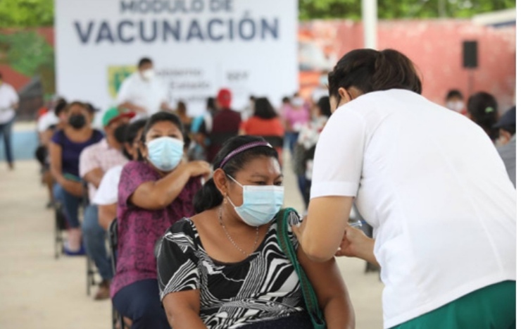 Yucatecos de 50 a 59 años   han recibido la primera dosis contra el Coronavirus