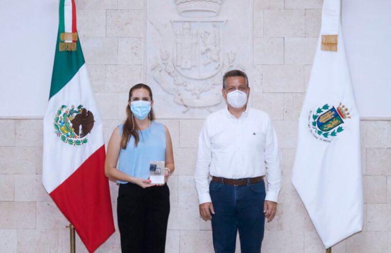 El alcalde Alejandro Ruz recibe a la alcaldesa electa de Isla Mujeres