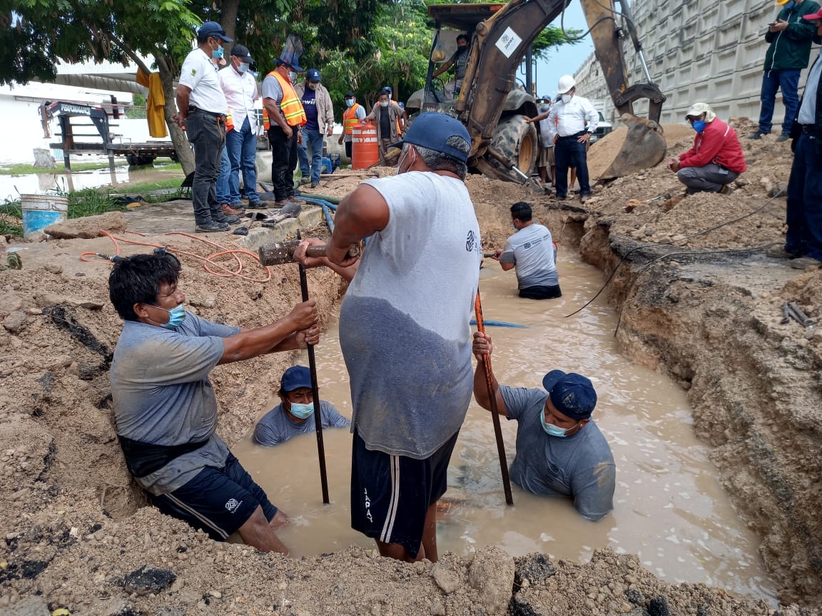 Japay realiza con éxito la reparación del ducto en la carretera Mérida-Umán