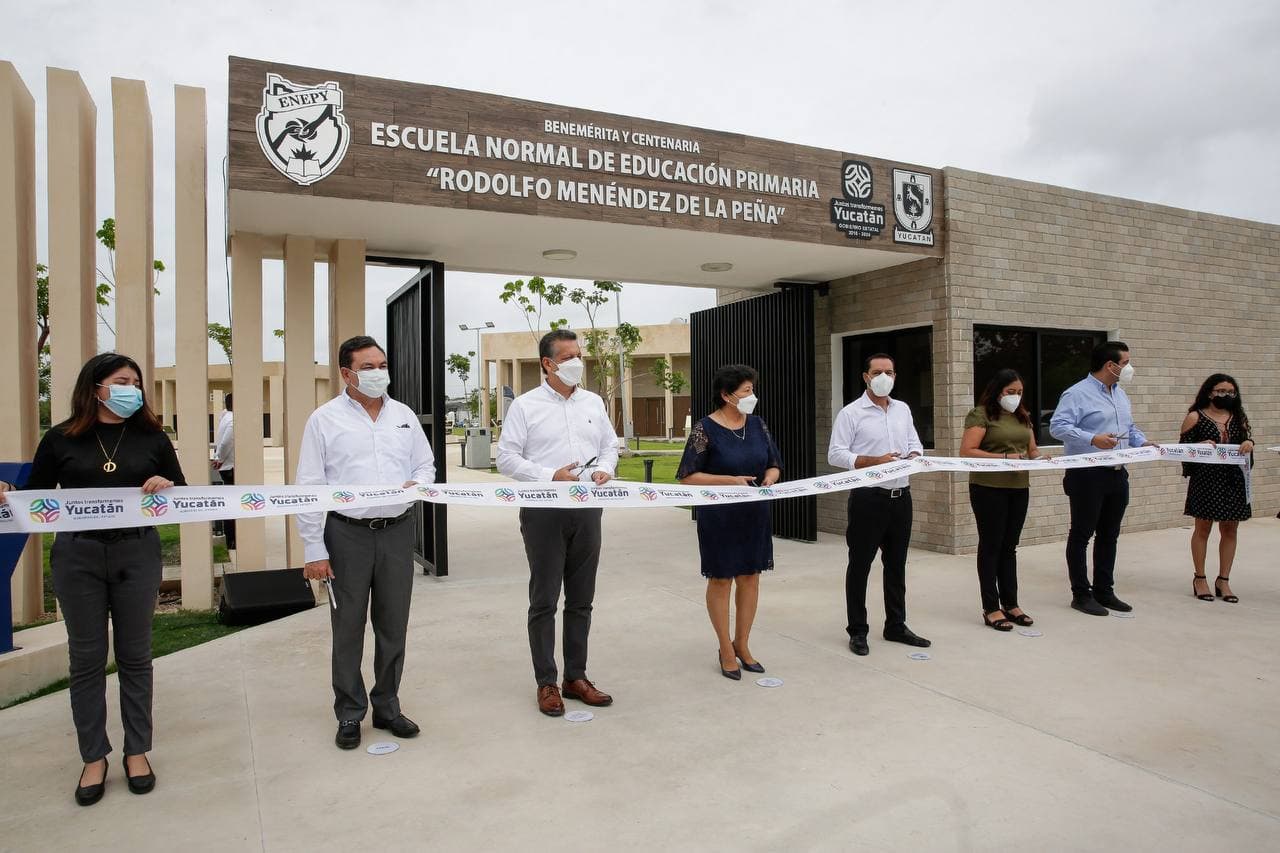 Entrega Mauricio Vila el nuevo plantel de la Escuela Normal «Rodolfo Menéndez de la Peña»