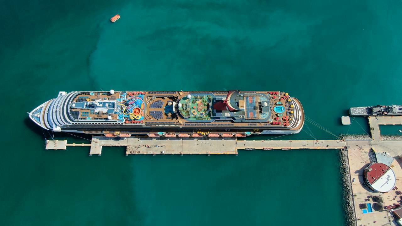 Vuelven los cruceros a Yucatán: hoy se recibió al Carnival Breeze