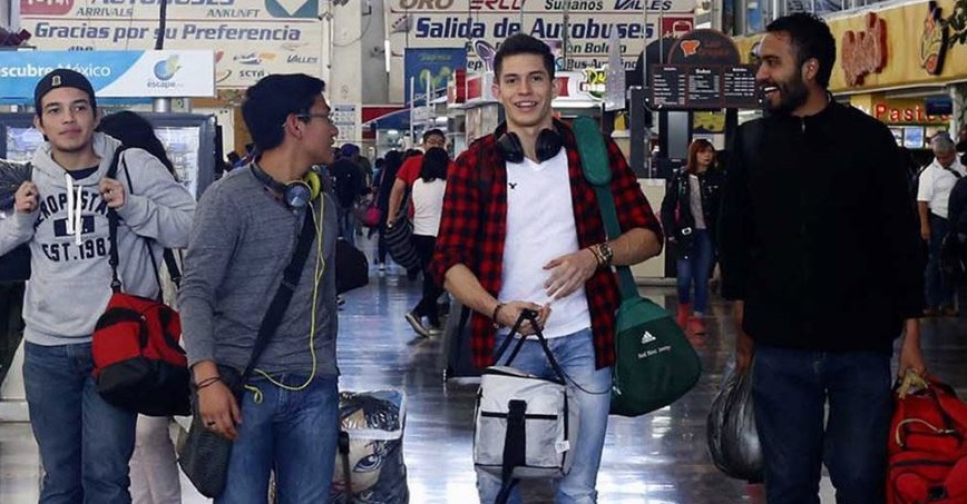 Maestros y estudiantes viajan este verano con descuentos en autobuses y trenes