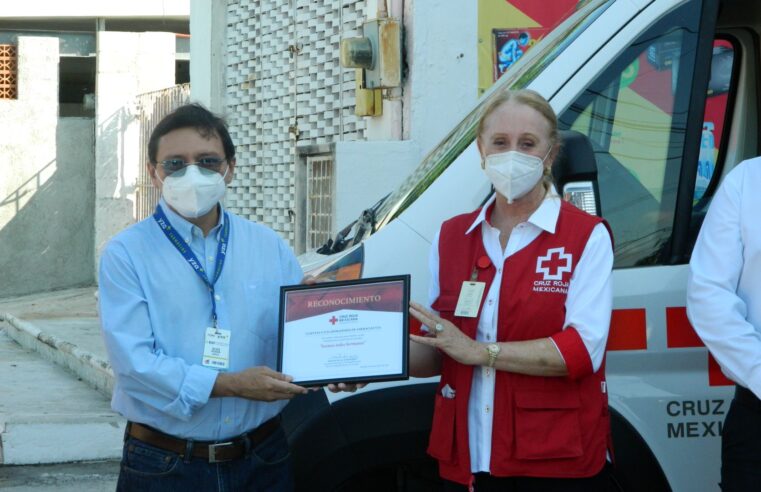 Entregan a Cruz Roja donativo de redondeo en Farmacias Yza