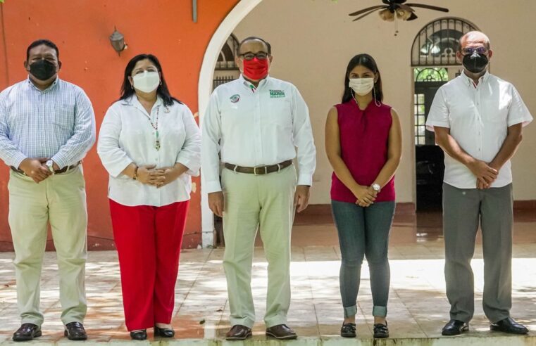 Regidores electos del PRI en el Ayuntamiento de Mérida se reúnen con Ramírez Marín