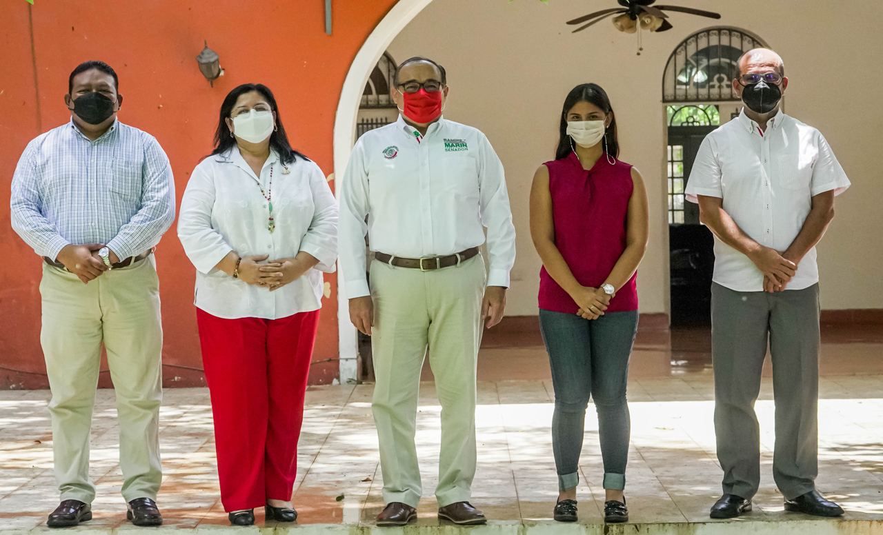 Regidores electos del PRI en el Ayuntamiento de Mérida se reúnen con Ramírez Marín