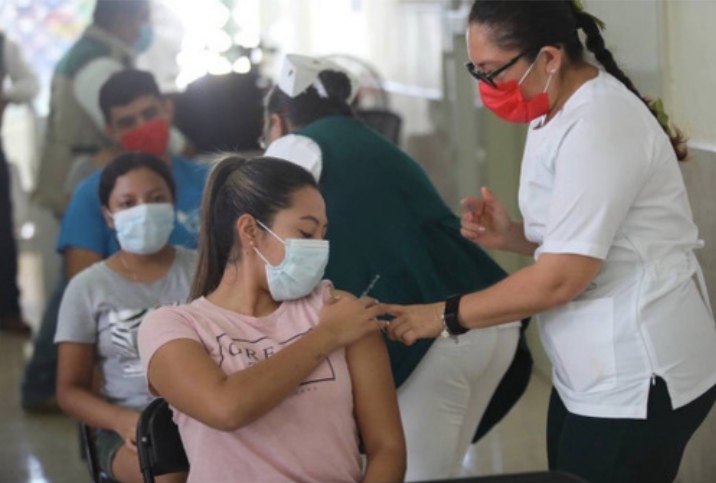 Inicia vacunación en Merida a jóvenes de 18 a 29 años