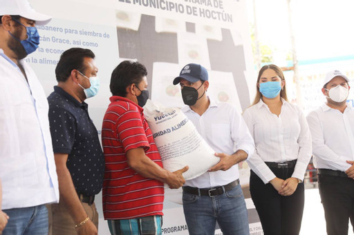 Con el apoyo del Gobierno del Estado, familias de Hoctún tendrán mejores viviendas