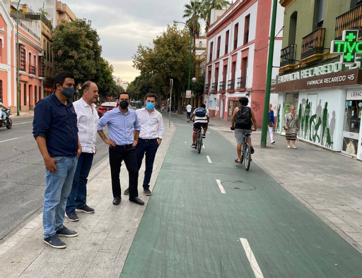 Mauricio Vila conoce en Sevilla las acciones que la colocan entre las mejores  para ciclistas y peatones