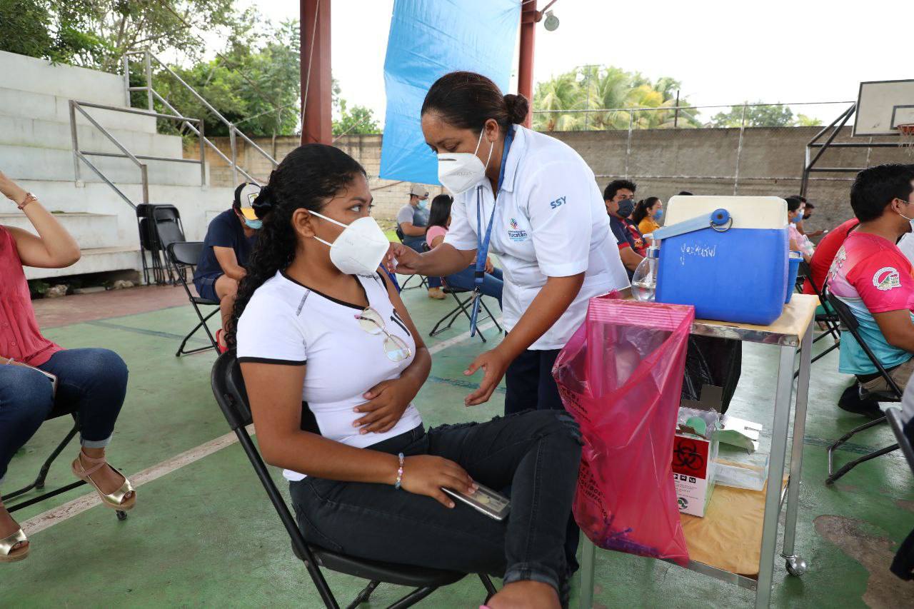 Del 25 al 30 de octubre vacunarán a personas de 18 a 39 años en 69 municipios