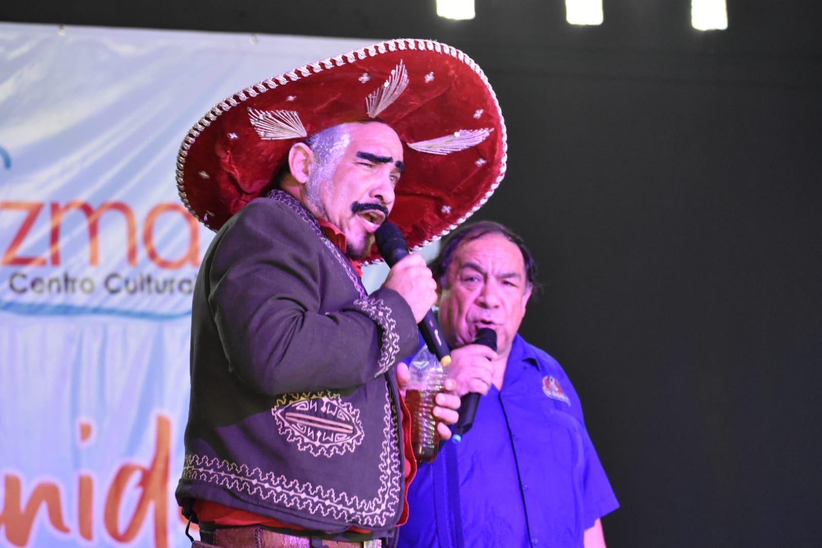 Obras para reír y aprender, en Izamal y Hunucmá