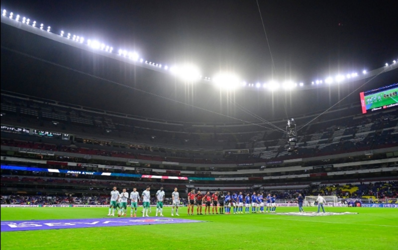 Más de 100 personas fueron desalojadas del Estadio Azteca por grito homofóbico