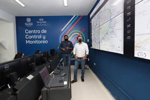 Mauricio Vila supervisa el Centro de Control y Monitoreo del  «Va y ven»