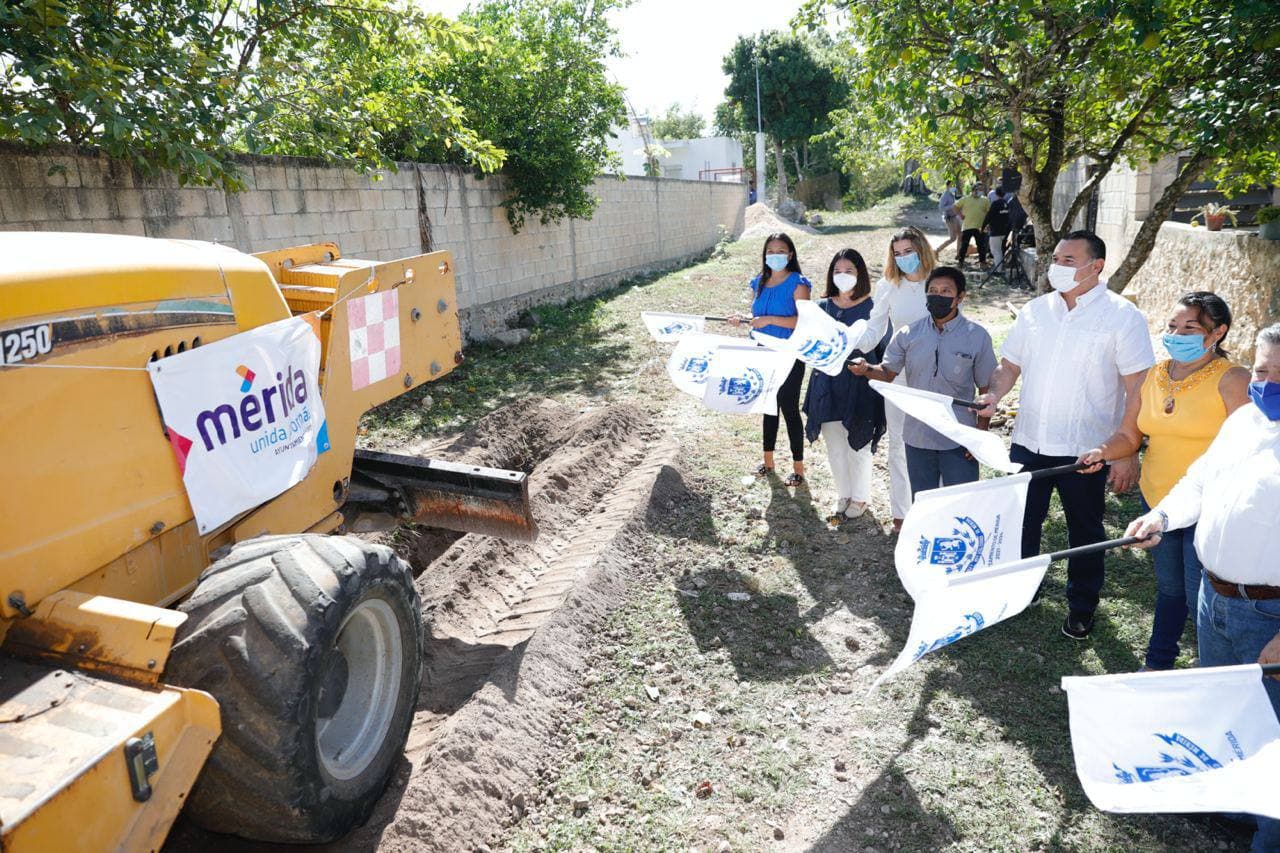 Acercan servicios básicos a  comisarías meridanas