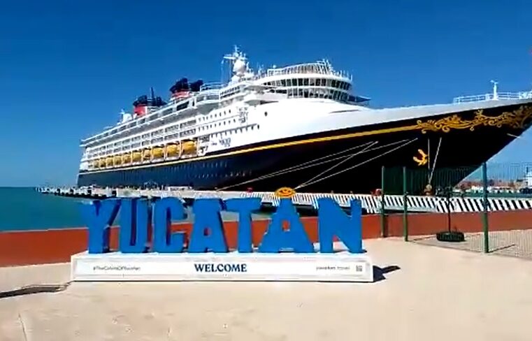 Atraca en Yucatán el crucero Disney Wonder