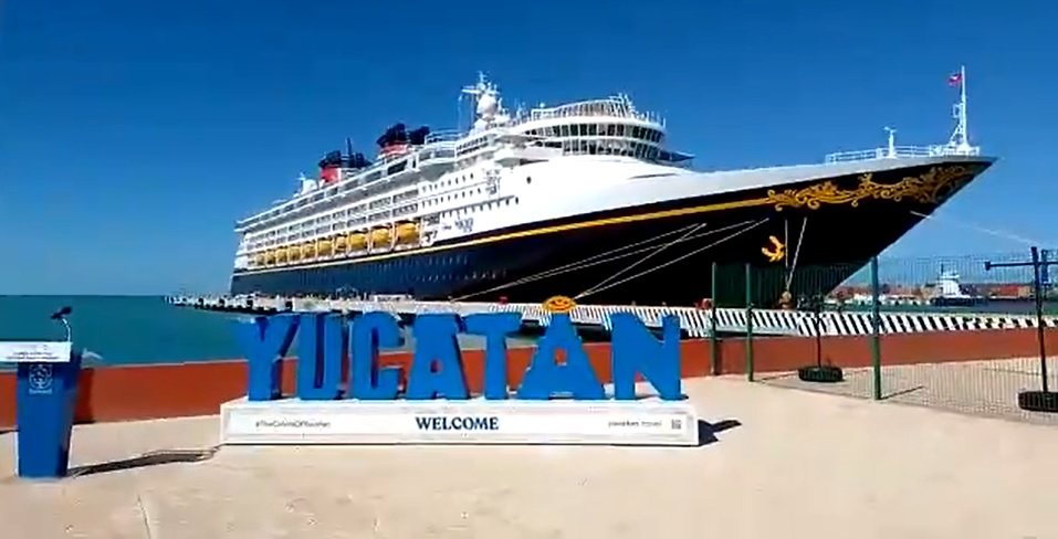 Atraca en Yucatán el crucero Disney Wonder