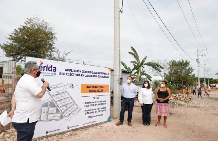 Renán Barrera entrega viviendas a familias afectadas por incendio en Dzununcán