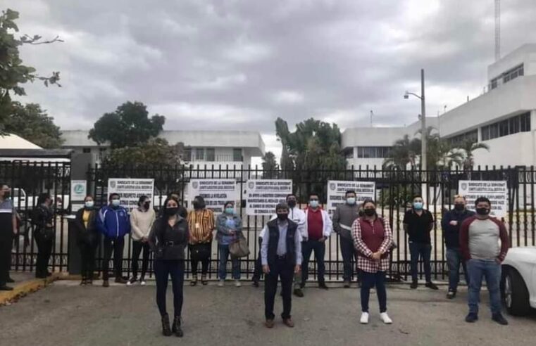 Empleados de la Semarnat toman oficinas de la Conagua en Mérida