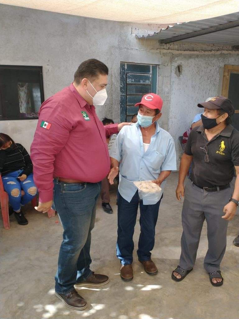 Diputado federal del  PVEM-Morena visita comisaría de Mérida