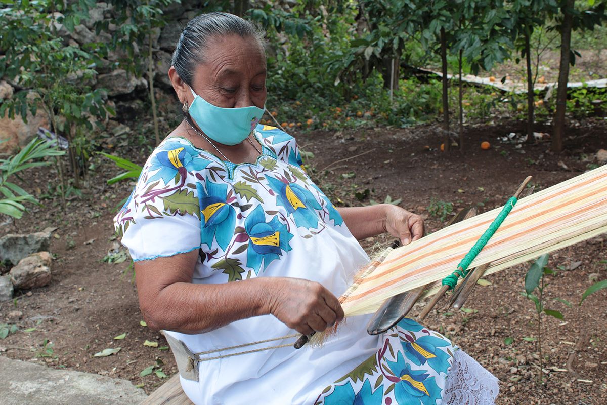 Artesanas de Hocabá, tejedoras de importante legado yucateco