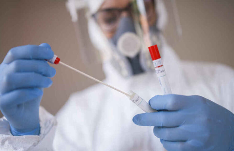 Sábado con seis fallecidos, cuatro sin comorbilidades, y 897 contagios de Covid-19