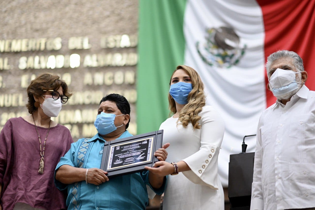 Reconocen al profesor Manuel Jesús Rosado Canché por sus aportaciones para preservar la cultura maya