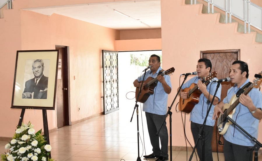 Yucatán rinde homenaje a su hijo predilecto, en el 119 aniversario de su natalicio