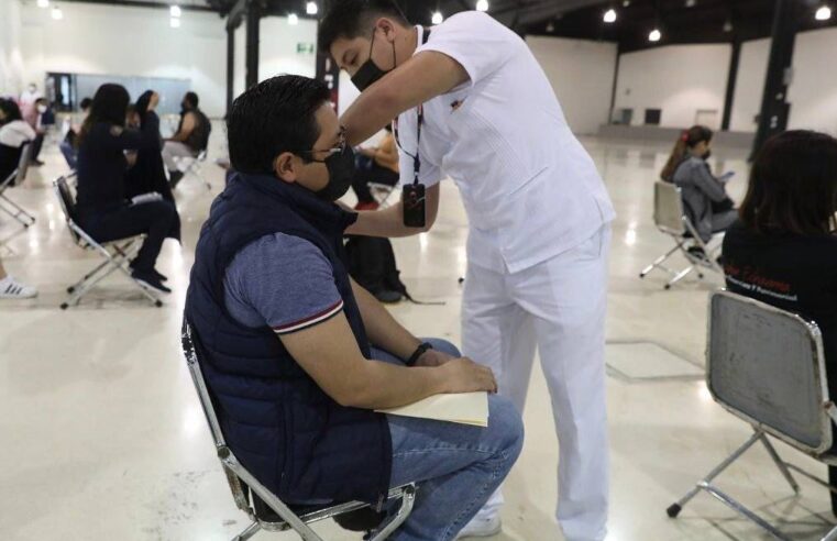 Comienza vacunación de refuerzo para los de 30 a 39 años de Mérida