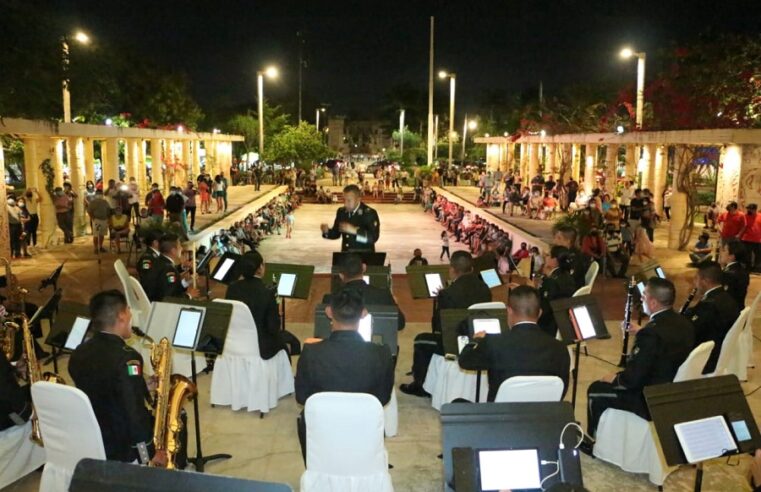 El Ejército Mexicano puso a bailar a familias yucatecas