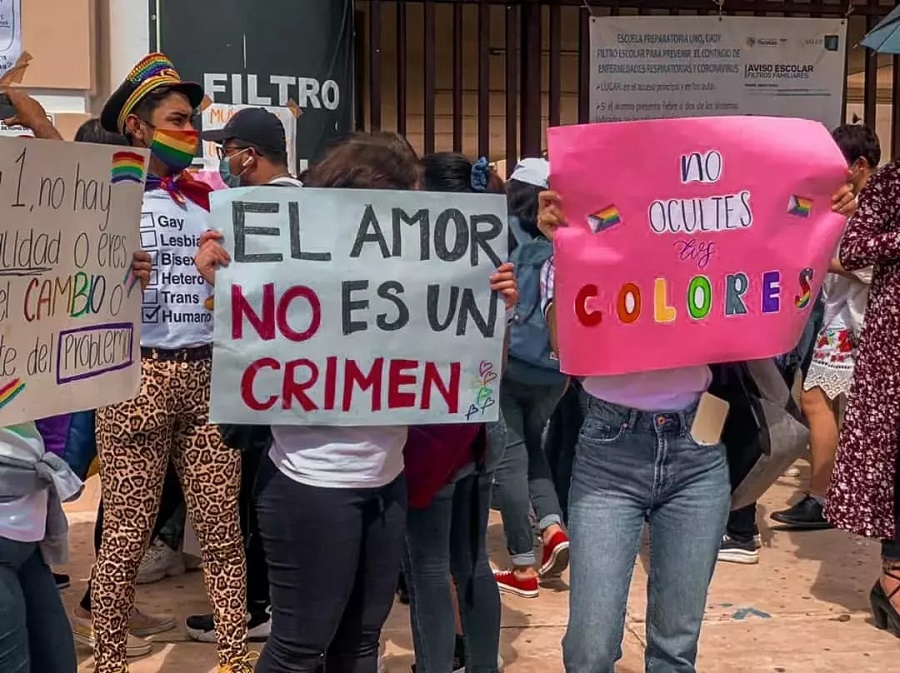 Protestan contra la homofobia de autoridades de la Uady