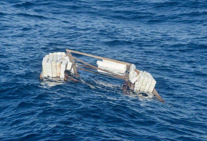 Rescatan a ocho balseros cubanos que naufragaron frente a Yucatán