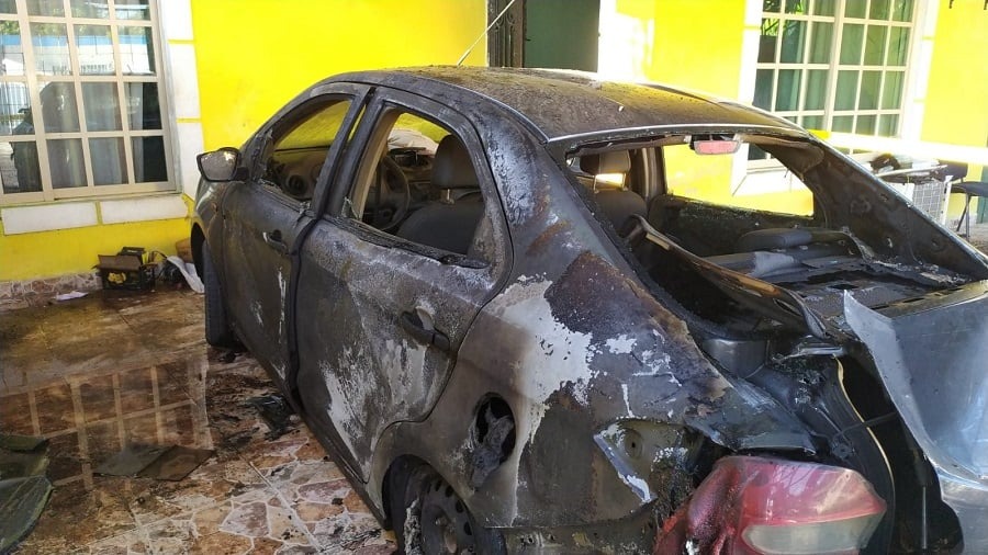 Tóxica yucateca le incendia el auto a su ex en Mérida