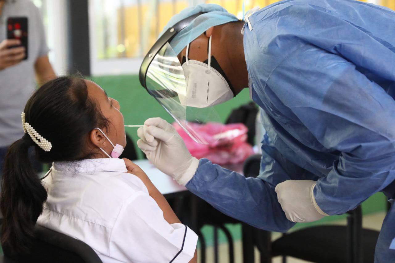 Aplican pruebas para detectar Covid en escuelas de Yucatán