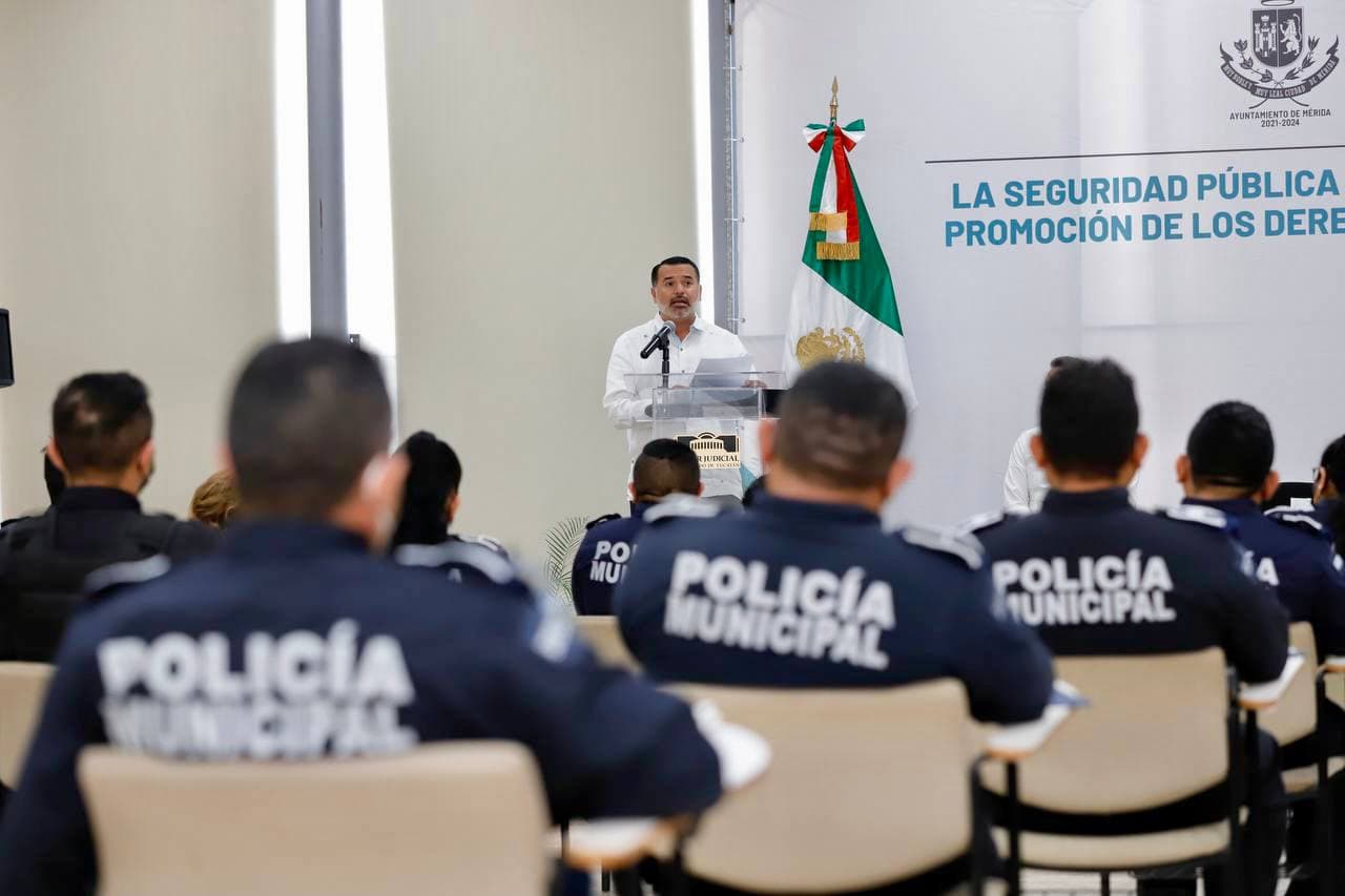 Mérida fortalece la formación académica de sus policías municipales