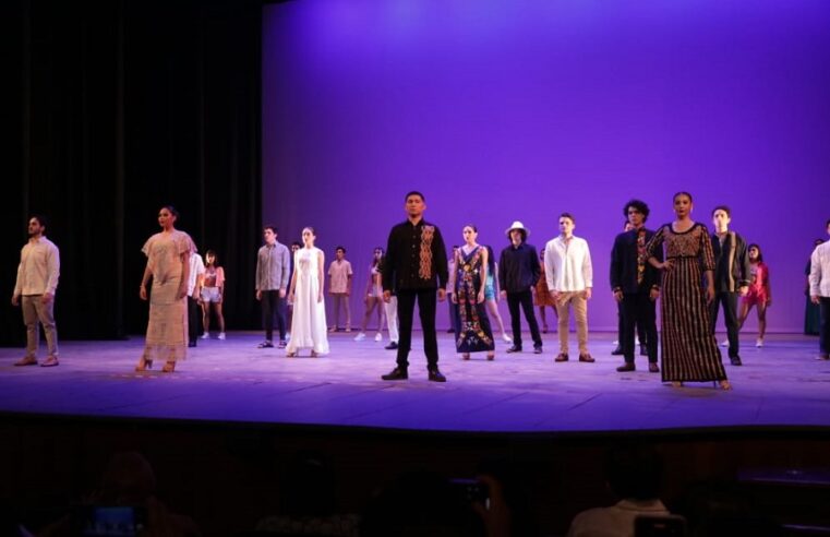 La Guayabera regala una noche de gala en el teatro José Peón Contreras
