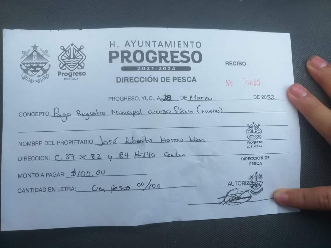 Julián Zacarías cobra 100 pesos a pescadores por entrar al muelle del puerto de abrigo