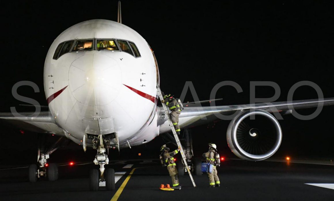 Realizan simulacro de incendio a escala real en el aeropuerto de Mérida