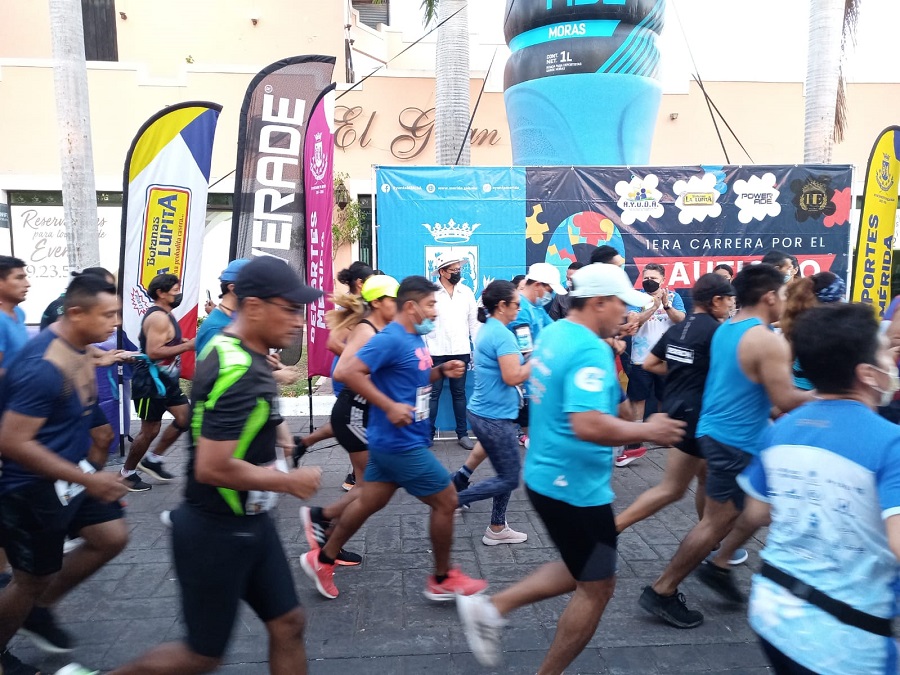 Jourdan Mendietta e Ivonne Castillo ganan la Primera Carrera por el Autismo 2022