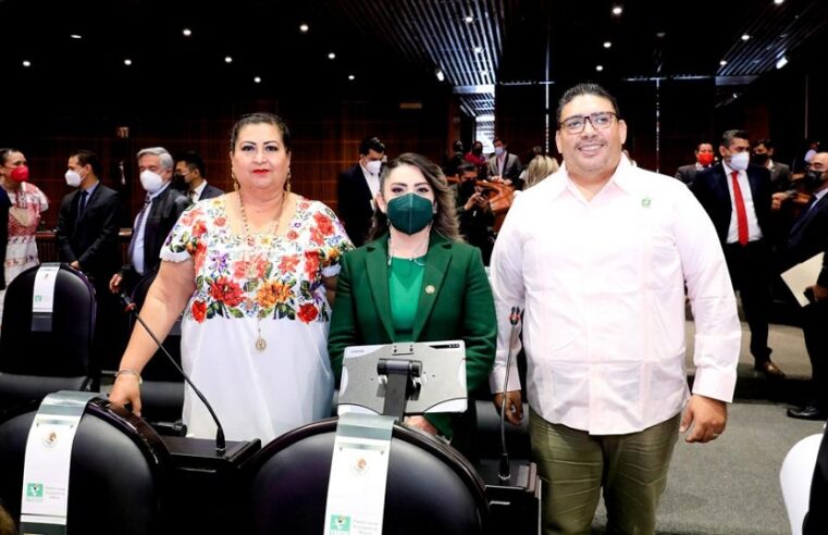 Los diputados Carmen Navarrete y Mario Peraza, ganadores de la consulta de revocación de mandato