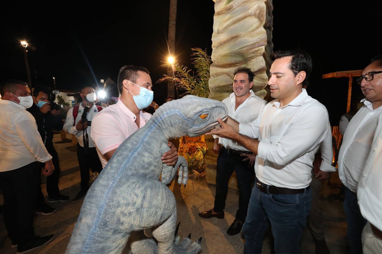 Participa Vila en la inauguración del Sendero Jurásico