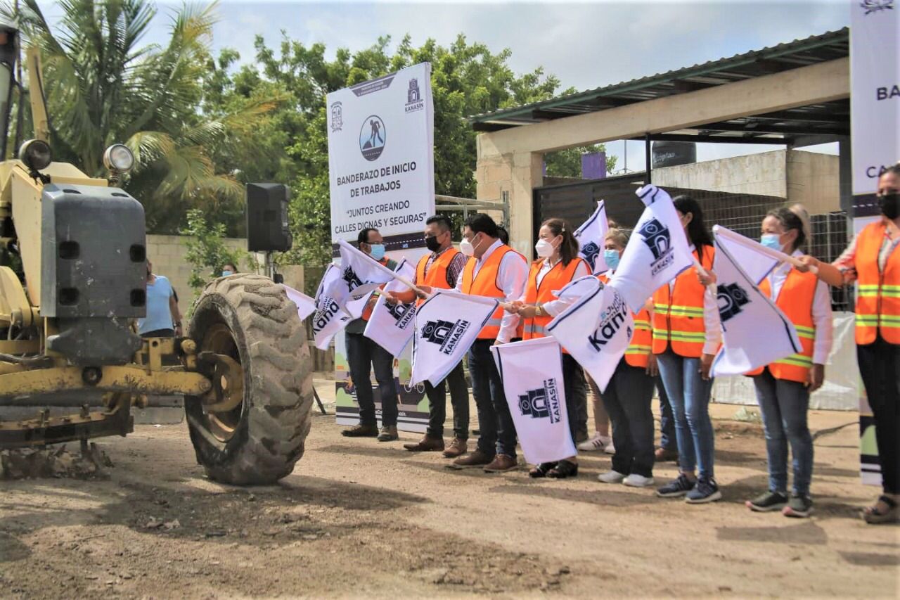 Inician trabajos de rescate y construcción de calles en Kanasín